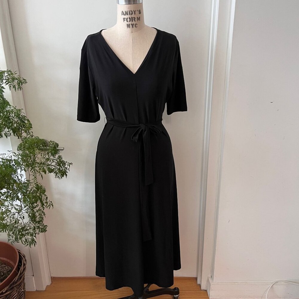 NWT JOAN VASS Black Belted V-Neck Midi Dress Size Large